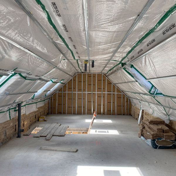 Réhabilitation d'une longère en habitation et extension pour un garage à Plounévez-Lochrist